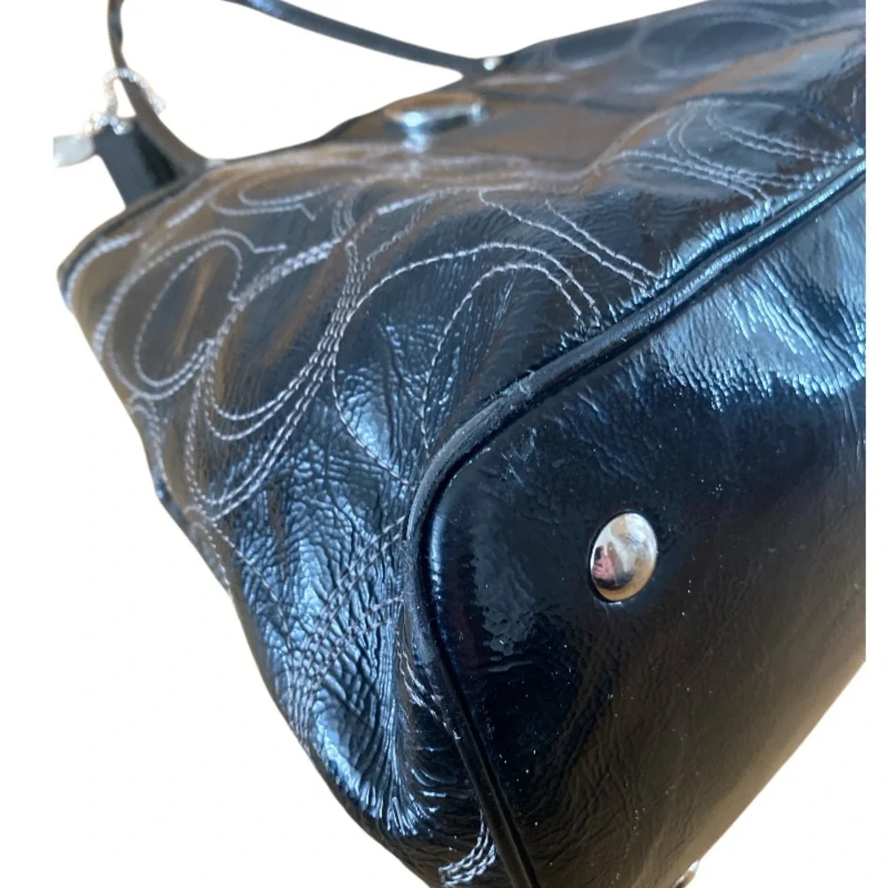 Coach Vintage Signature Kiss Lock Large Shoulder Bag Black Patent Leather
